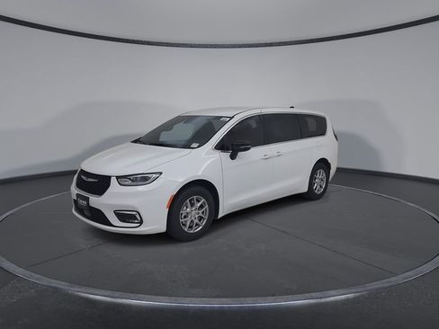 New 2026 Chrysler Pacifica Select image 7