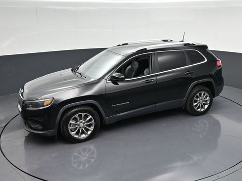 Used 2019 Jeep Cherokee Latitude Plus FWD image 27