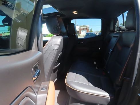 Used 2025 GMC Canyon AT4 w/ Technology Plus Package AWD/4WD image 22
