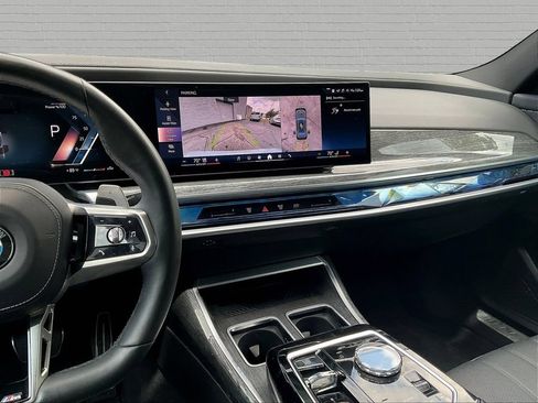 Used 2023 BMW 740i RWD image 9