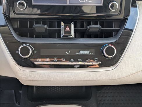 Used 2020 Toyota Corolla L image 22