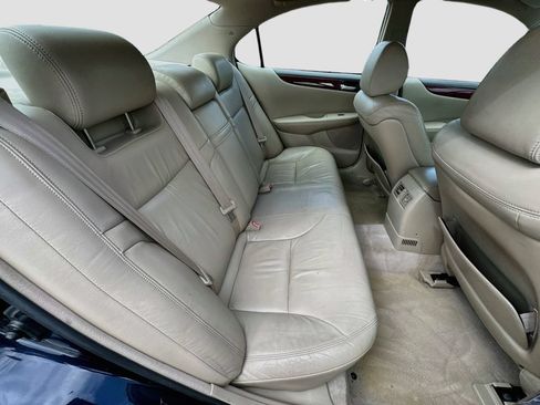 Used 2003 Lexus ES 330 w/ Premium Pkg FWD image 31