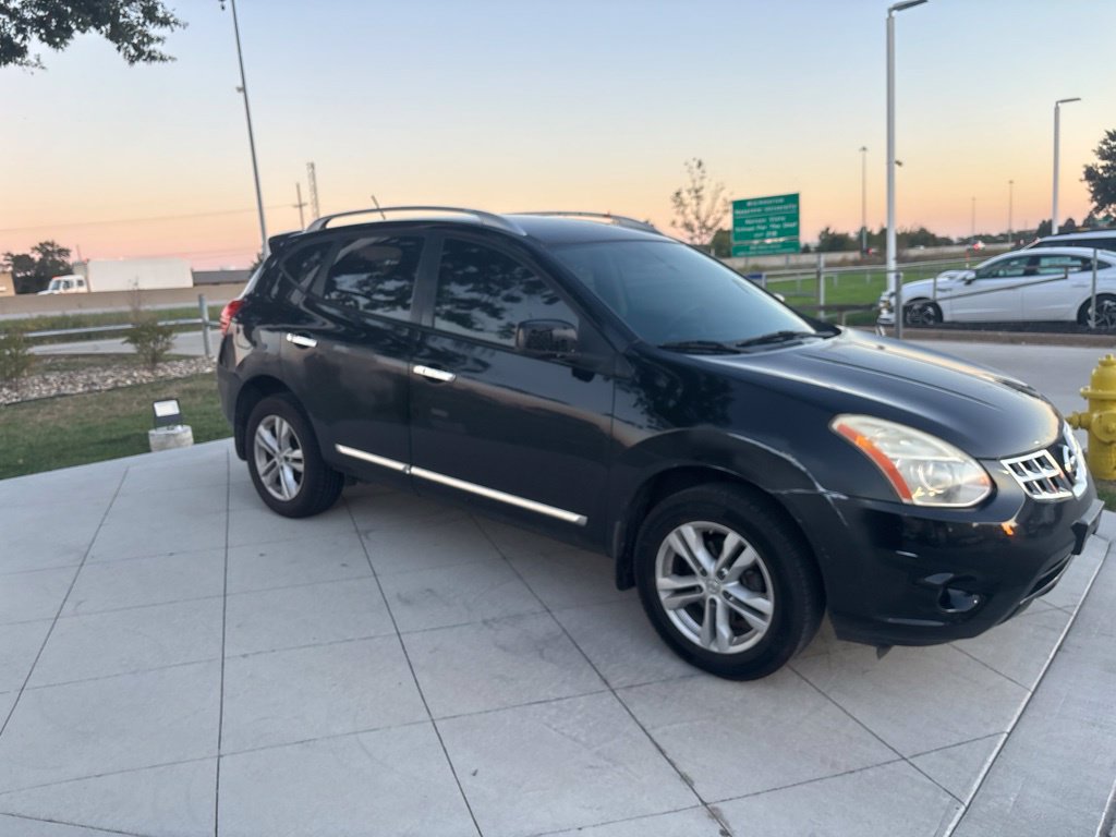 Used 2012 Nissan Rogue SV AWD/4WD image 1