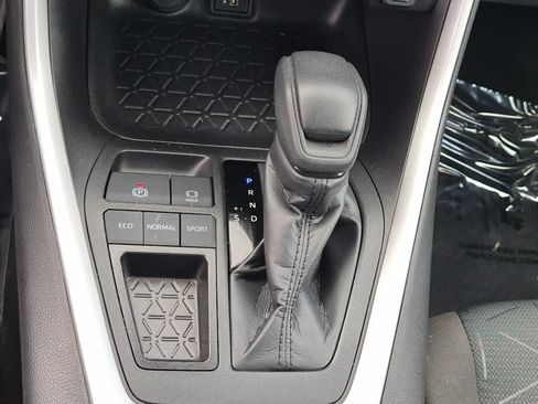 Certified 2025 Toyota RAV4 XLE FWD image 19
