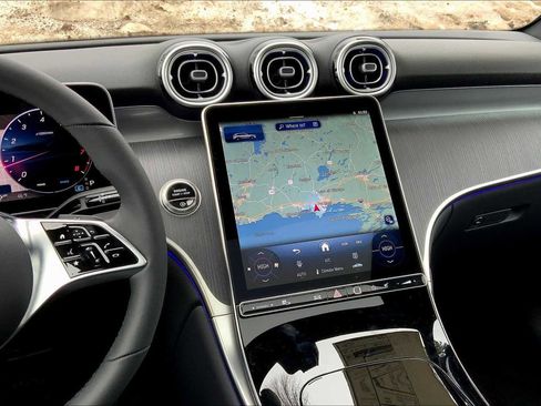 Certified 2025 Mercedes-Benz GLC 300 4MATIC image 6