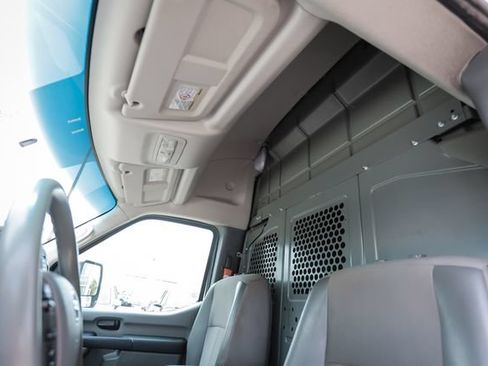 Used 2021 Nissan NV 3500 SV RWD image 15