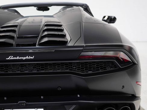 Used 2017 Lamborghini Huracan LP 610-4 image 27