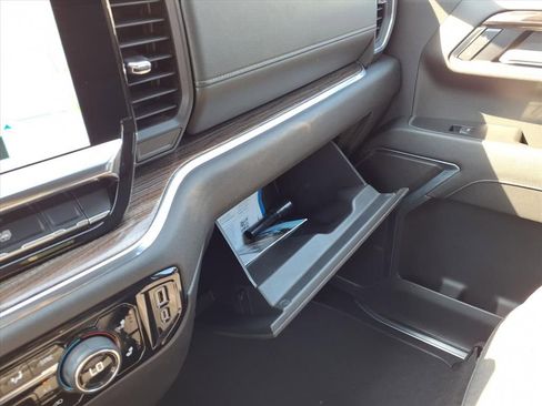 Used 2025 Chevrolet Silverado 1500 LT image 7