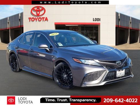 Used 2022 Toyota Camry XSE FWD image 1