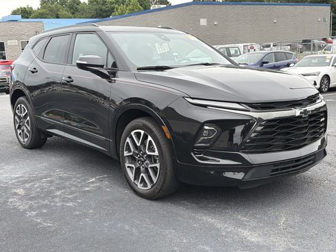 Used 2023 Chevrolet Blazer RS w/ Driver Confidence II Package AWD/4WD image 16