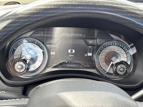Used 2022 RAM 3500 Limited AWD/4WD image 32