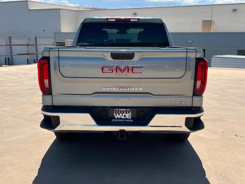 Used 2025 GMC Sierra 1500 SLT AWD/4WD image 4