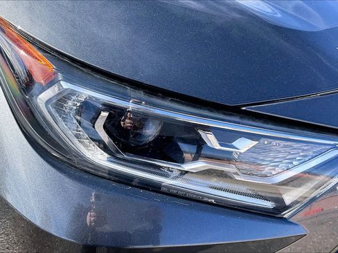 Used 2021 Toyota RAV4 XLE image 23