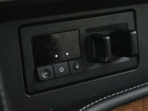 Used 2022 Nissan Armada SL AWD/4WD image 31