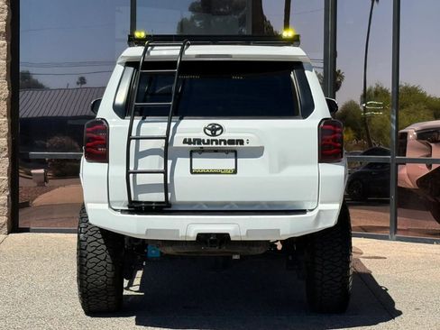Used 2023 Toyota 4Runner SR5 Premium image 9