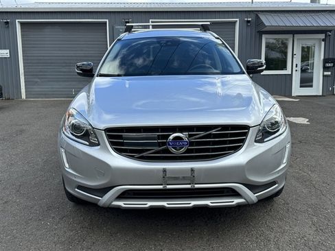 Used 2017 Volvo XC60 T6 Dynamic w/ Advanced Package AWD/4WD image 4