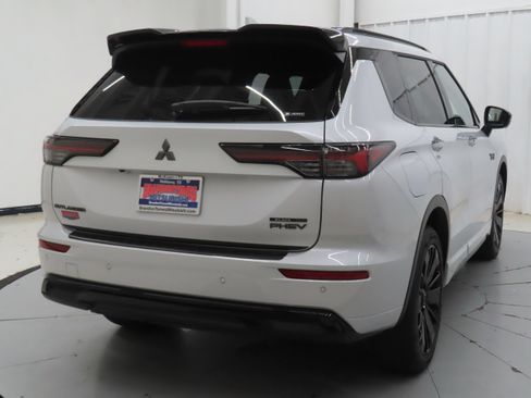 New 2026 Mitsubishi Outlander SEL AWD/4WD image 3