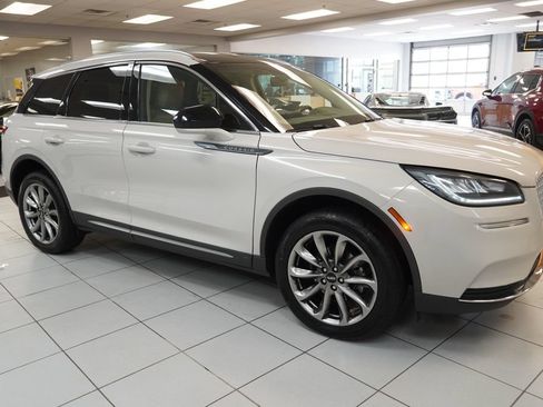 Used 2021 Lincoln Corsair AWD w/ Premium Package image 15