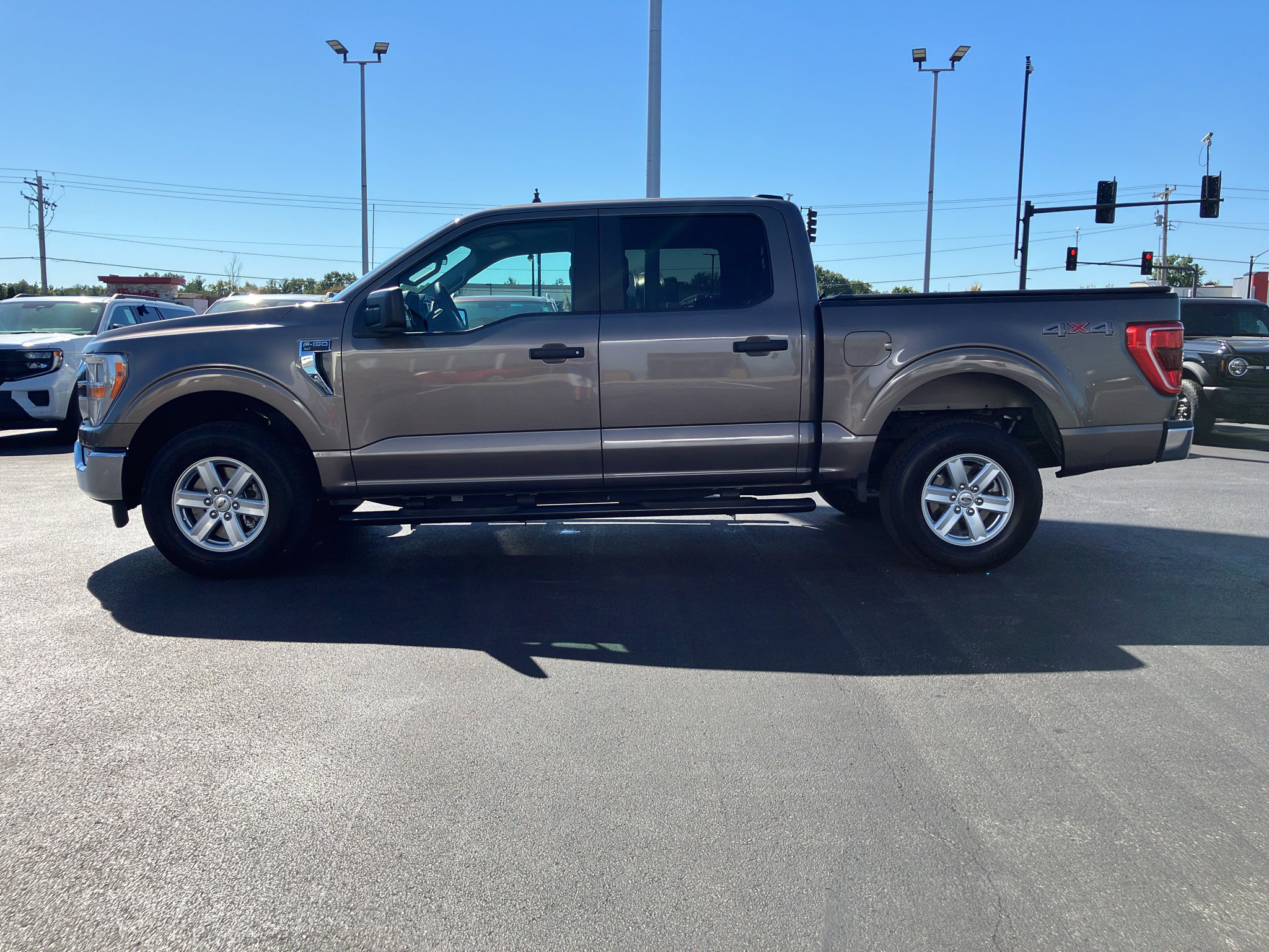 Used 2022 Ford F150 XLT AWD/4WD image 3