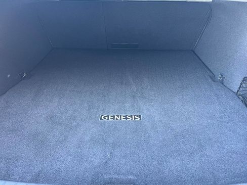 Used 2025 Genesis G70 2.5T image 25