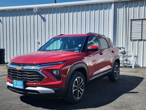 New 2026 Chevrolet TrailBlazer LT AWD/4WD image 1