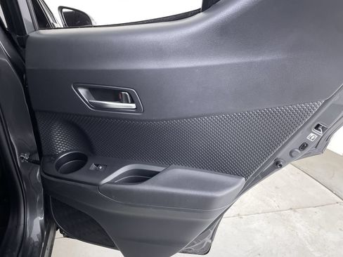 Used 2019 Toyota C-HR XLE FWD image 21