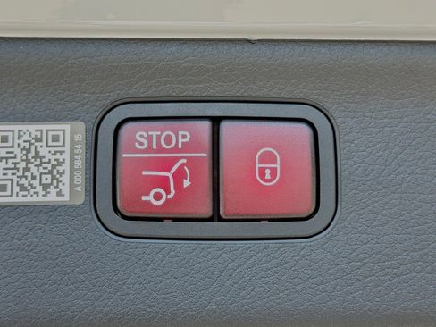 New 2026 Mercedes-Benz EQS 400 4MATIC SUV image 12