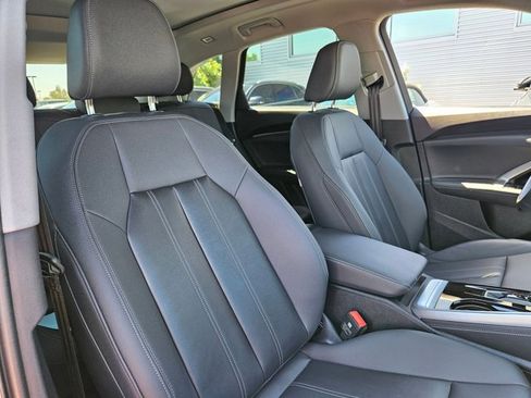 Certified 2025 Audi Q5 Premium w/ Convenience Package image 14