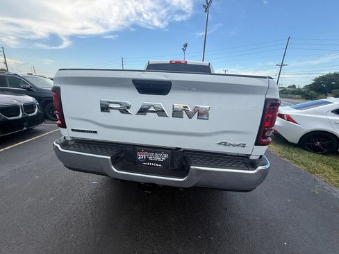 Used 2025 RAM 2500 Big Horn AWD/4WD image 4