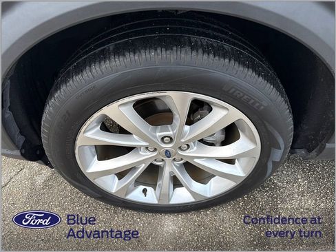 Used 2023 Ford Explorer Platinum w/ Technology Package image 11