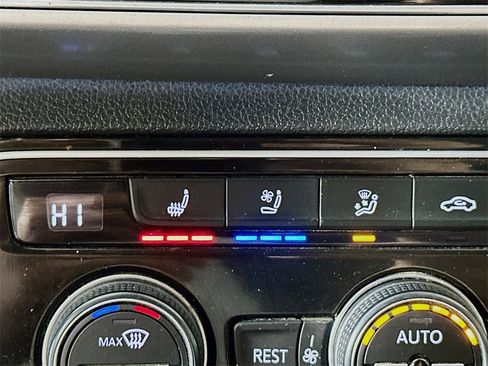 Used 2019 Volkswagen Atlas SEL Premium image 20