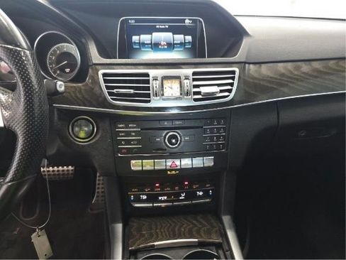 Used 2016 Mercedes-Benz E 350 Sedan w/ Premium Package image 6