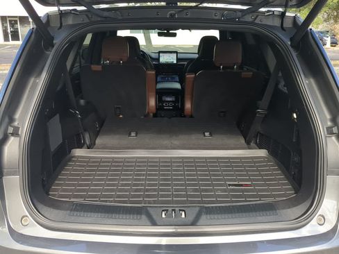 Used 2022 Lincoln Aviator Reserve w/ Equipment Group 201A RWD image 34