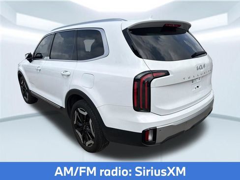 Used 2024 Kia Telluride EX w/ EX Captain's Chair Package FWD image 6