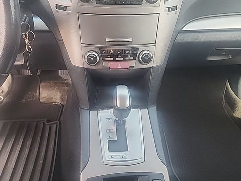 Used 2013 Subaru Outback 2.5i Premium w/ All-Weather Pkg AWD/4WD image 5