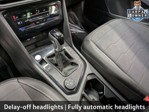 Used 2025 Volkswagen Taos SE AWD/4WD image 19