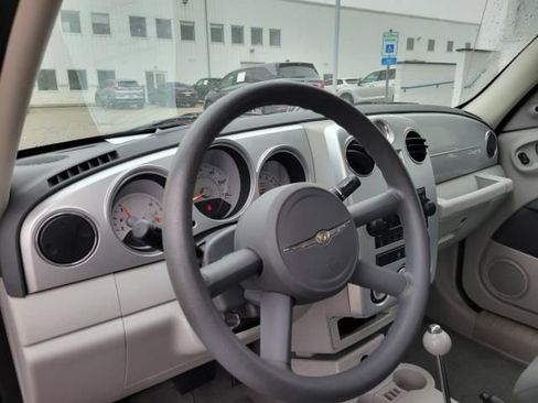 Used 2006 Chrysler PT Cruiser image 16
