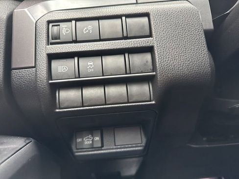 Used 2025 Toyota Tacoma TRD Sport AWD/4WD image 21