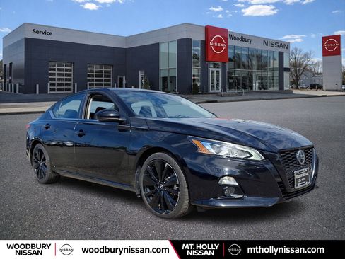 Certified 2022 Nissan Altima 2.5 SR w/ Midnight Edition Package FWD image 1