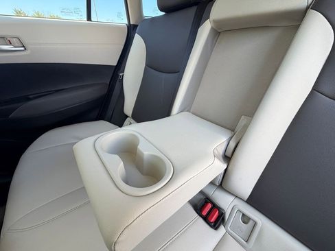 Used 2023 Toyota Corolla Cross XLE w/ Convenience Package image 27