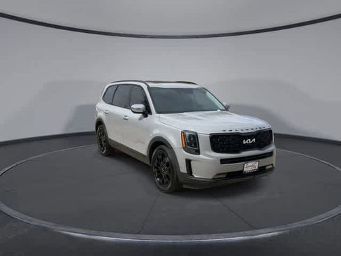 Used 2022 Kia Telluride SX w/ SX Prestige Package image 2
