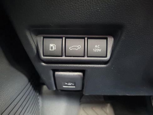 New 2026 Toyota Prius Plug-In Hybrid FWD image 21