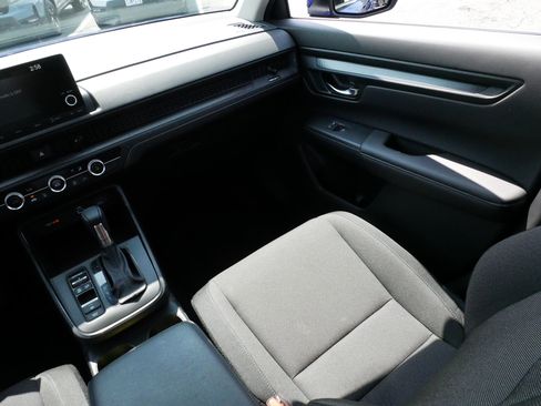 Used 2023 Honda CR-V LX image 11