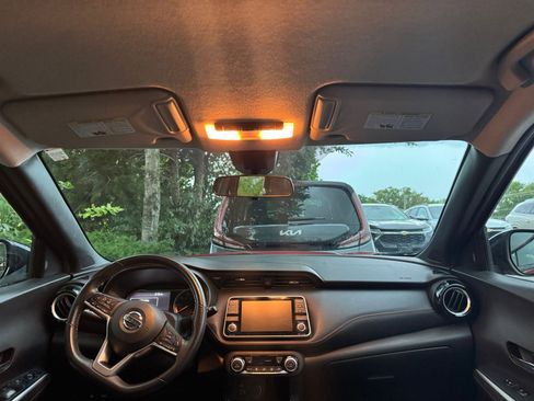 Used 2020 Nissan Kicks SR w/ SR Premium Package FWD image 32