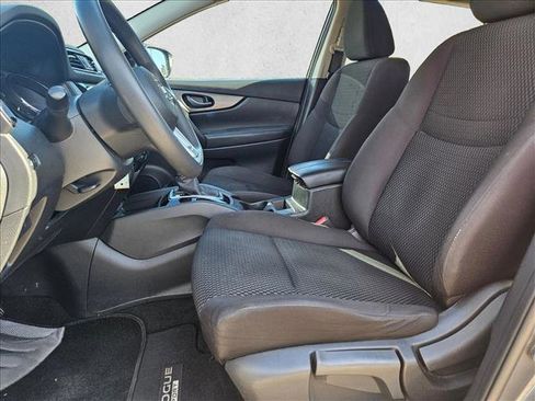 Used 2020 Nissan Rogue Sport S image 16