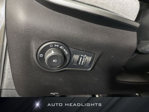 Used 2022 Jeep Compass Latitude image 25