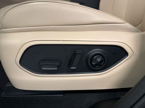 New 2026 Jeep Grand Cherokee Limited AWD/4WD image 4
