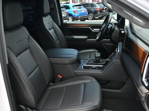 Used 2025 GMC Sierra 1500 Denali AWD/4WD image 21