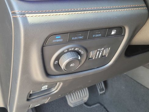 Used 2024 Jeep Grand Cherokee Summit AWD/4WD image 17