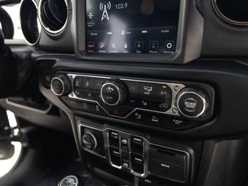 Used 2022 Jeep Gladiator Overland AWD/4WD image 20